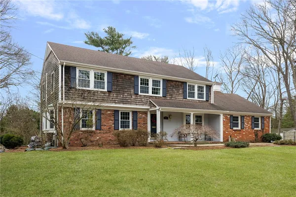 $959,900 | 8 Gladridge Drive, East Greenwich, RI 02818