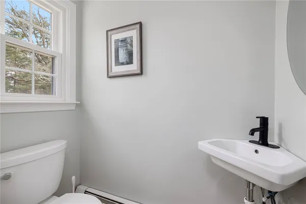 $959,900 | 8 Gladridge Drive, East Greenwich, RI 02818