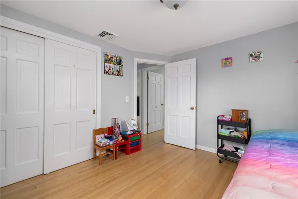 $959,900 | 8 Gladridge Drive, East Greenwich, RI 02818