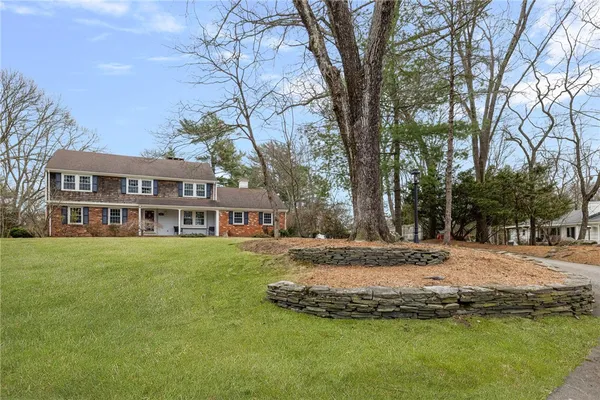 $959,900 | 8 Gladridge Drive, East Greenwich, RI 02818