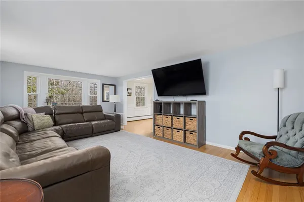 $959,900 | 8 Gladridge Drive, East Greenwich, RI 02818