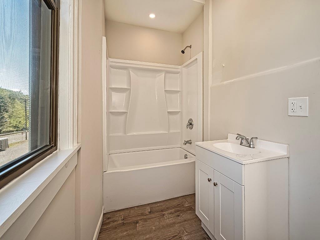 527 Marie Avenue Pittsburgh, PA 15202 - Photo 17 of 29