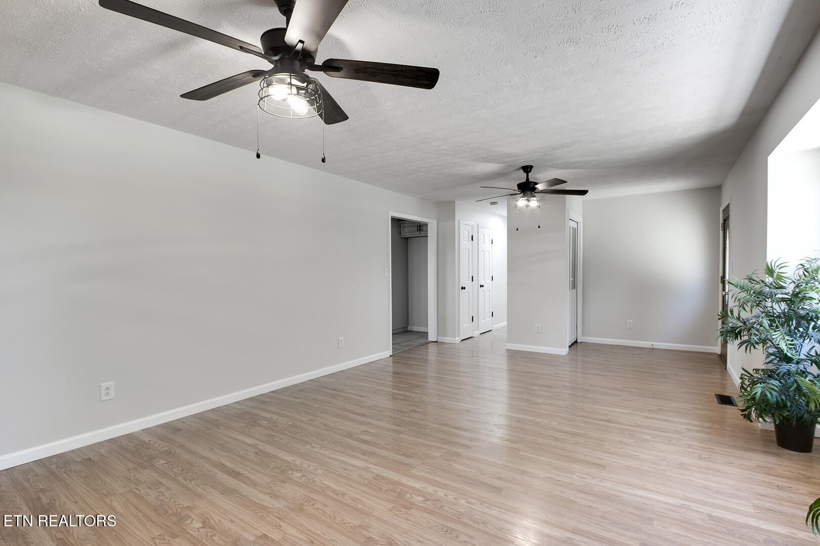 1240 Centerpoint Road Decatur, TN 37322 - Photo 11 of 56 11_CenterpointRoad_1240_Living04