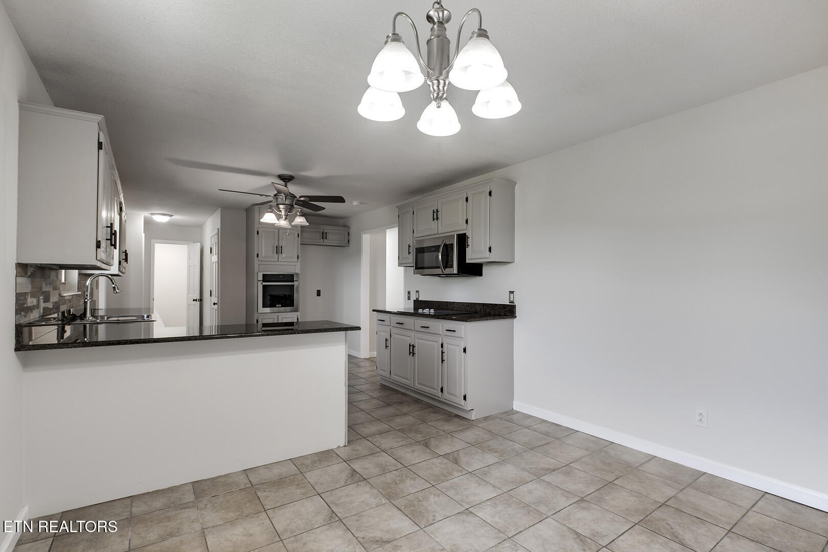 1240 Centerpoint Road Decatur, TN 37322 - Photo 15 of 56 15_CenterpointRoad_1240_Breakfast02