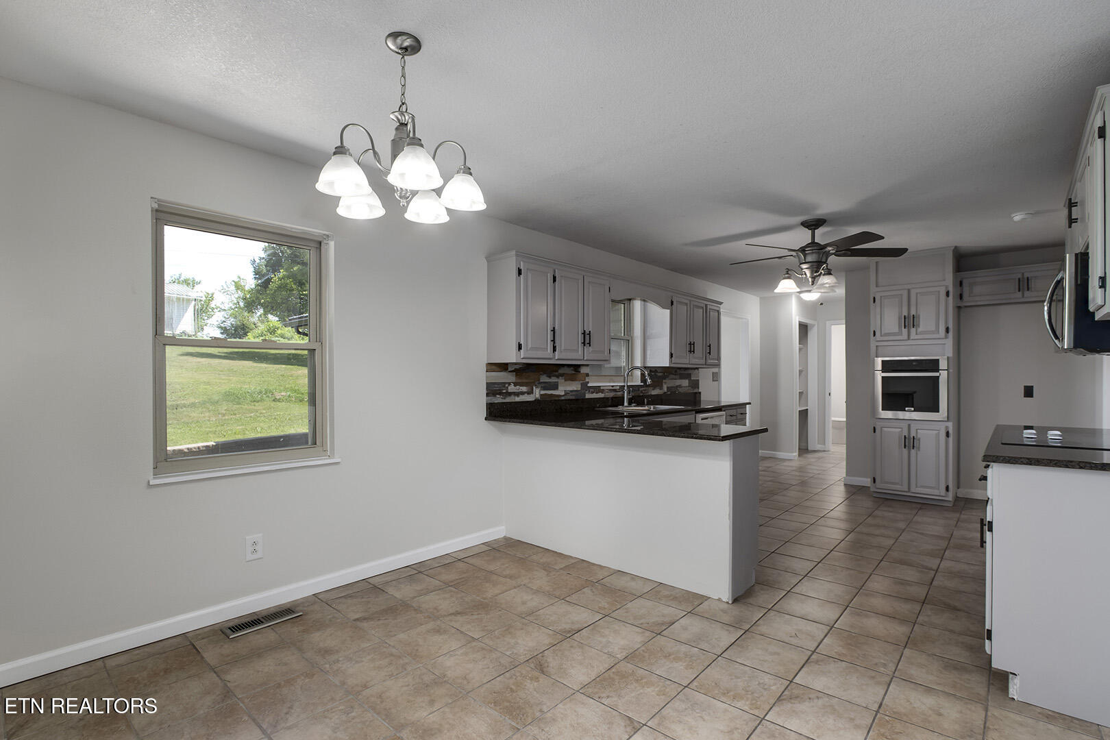 1240 Centerpoint Road Decatur, TN 37322 - Photo 16 of 56 16_CenterpointRoad_1240_Breakfast03