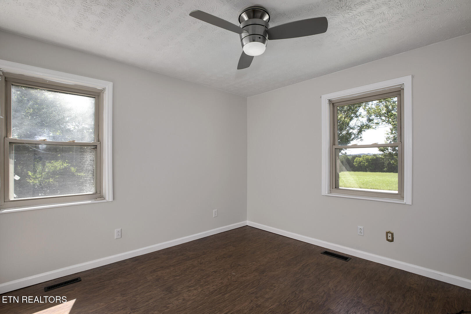 1240 Centerpoint Road Decatur, TN 37322 - Photo 23 of 56 23_CenterpointRoad_1240_Bedroom3_01