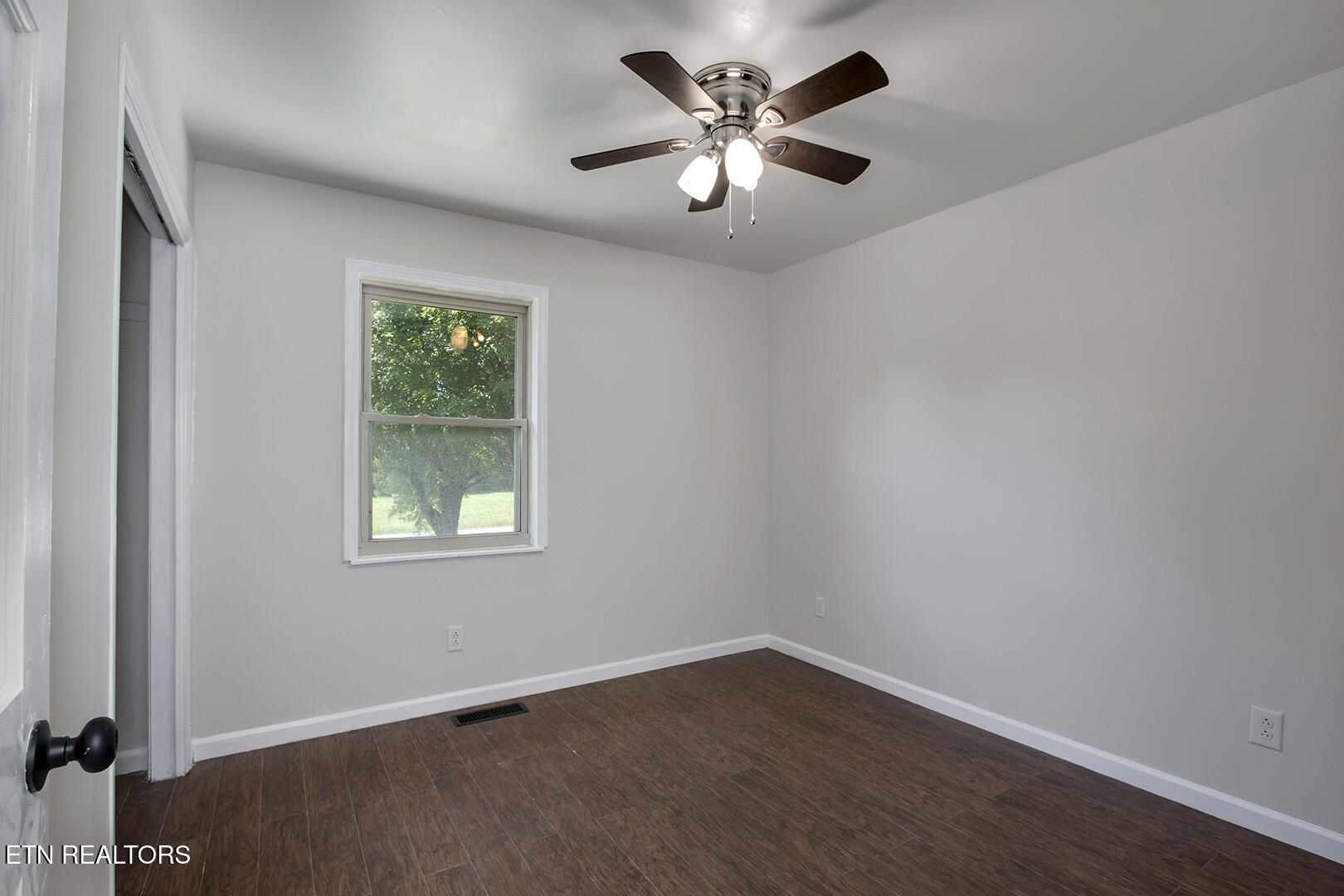 1240 Centerpoint Road Decatur, TN 37322 - Photo 26 of 56 26_CenterpointRoad_1240_Bedroom4_01