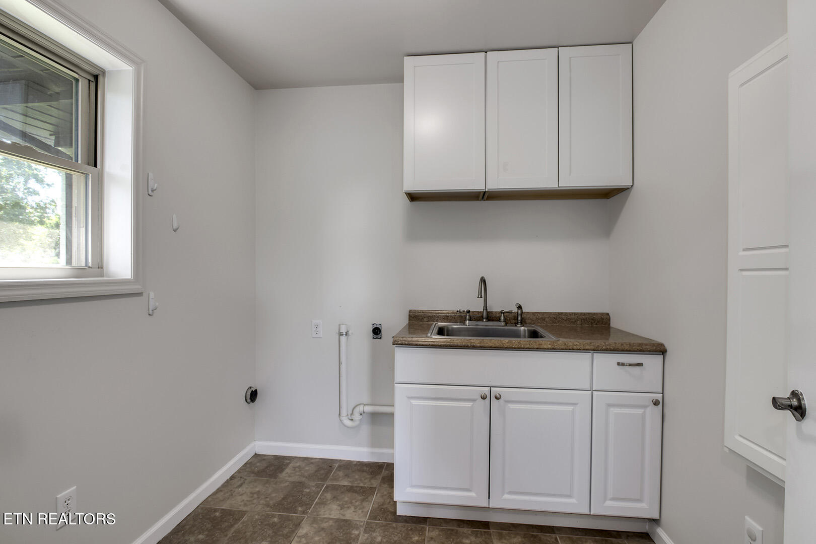 1240 Centerpoint Road Decatur, TN 37322 - Photo 35 of 56 35_CenterpointRoad_1240_Laundry