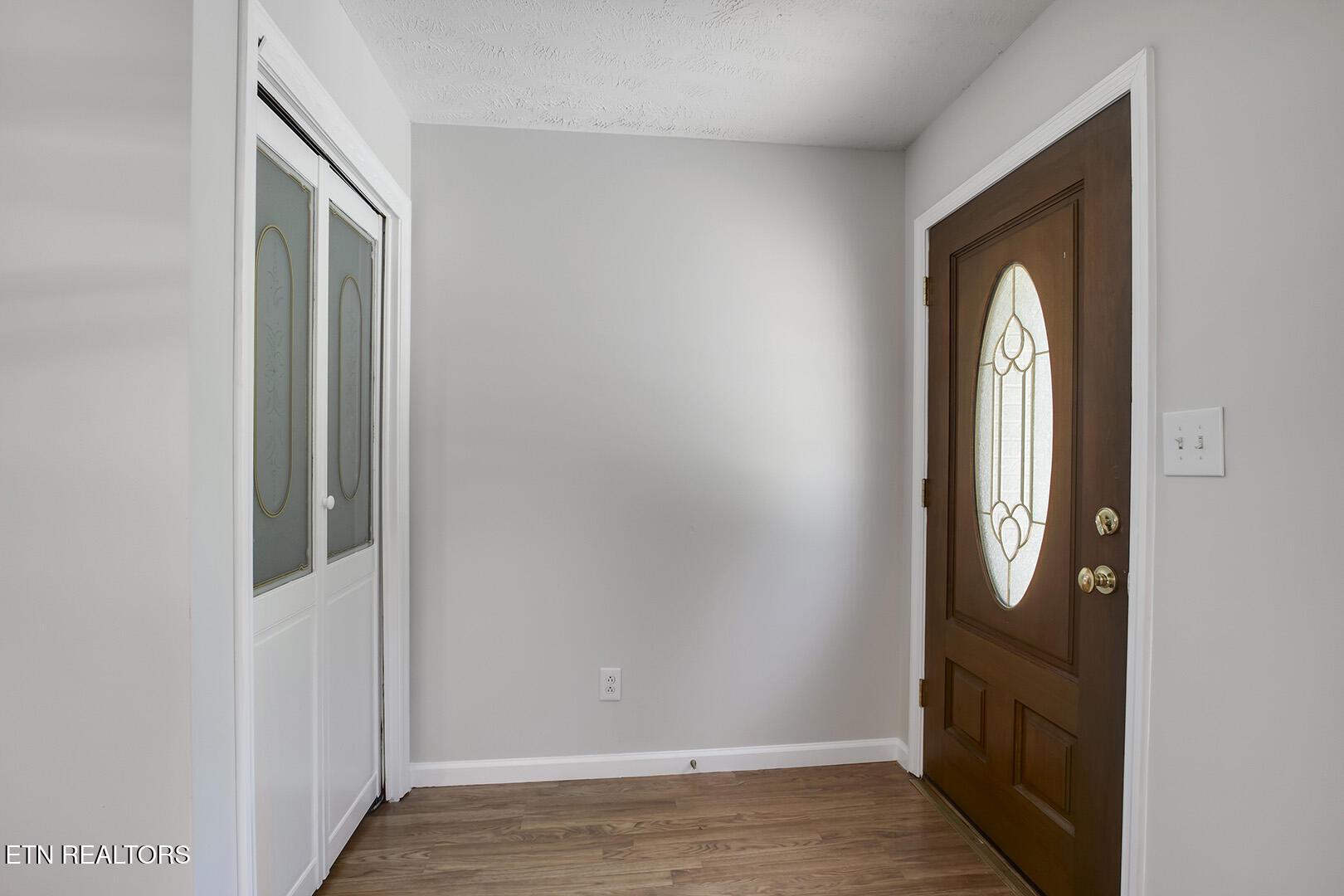 1240 Centerpoint Road Decatur, TN 37322 - Photo 10 of 56 10_CenterpointRoad_1240_Entry