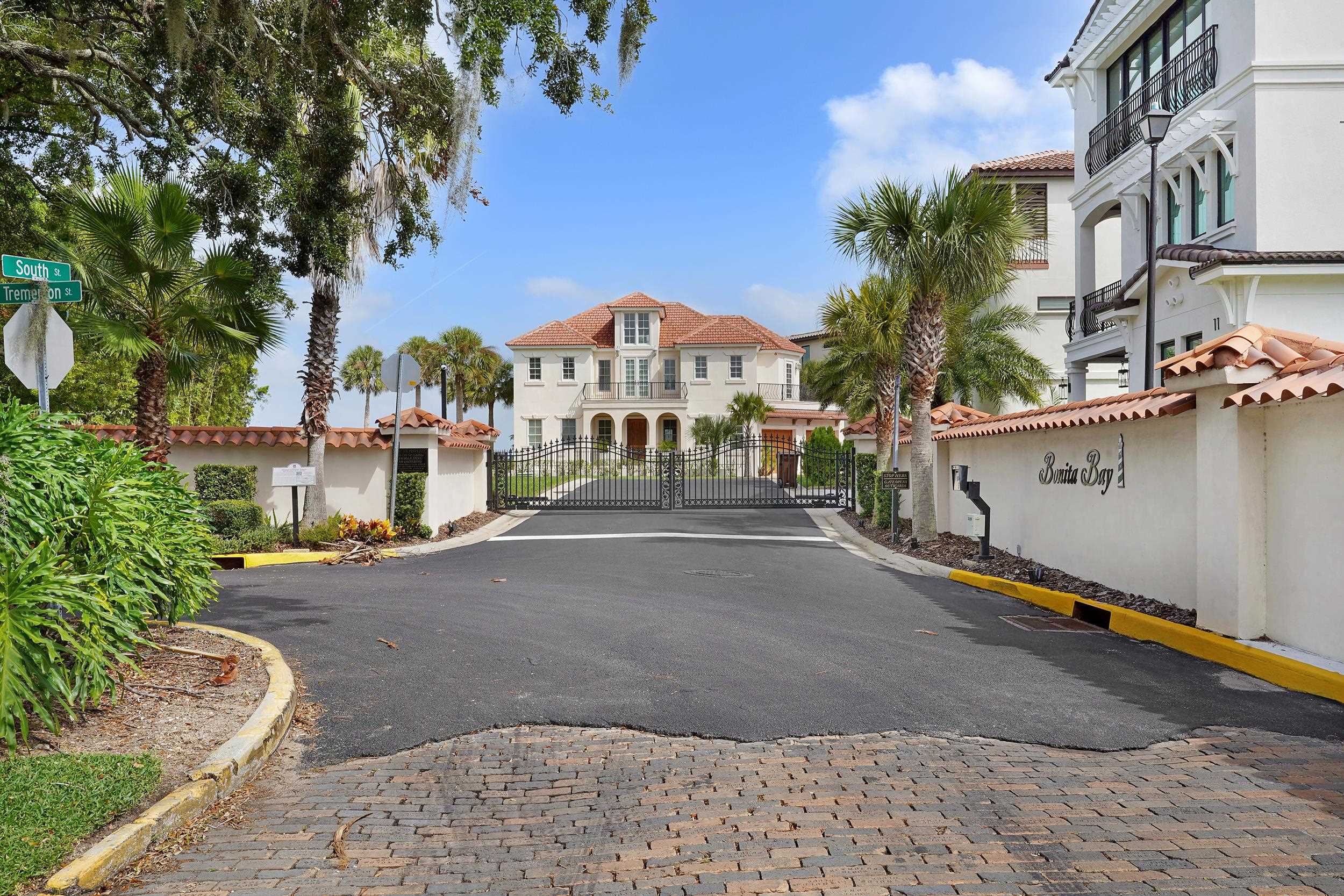 1 South Street, Unit A Baltimore, MD 21202 - Photo 12 of 30 a view of a street with a building in the background