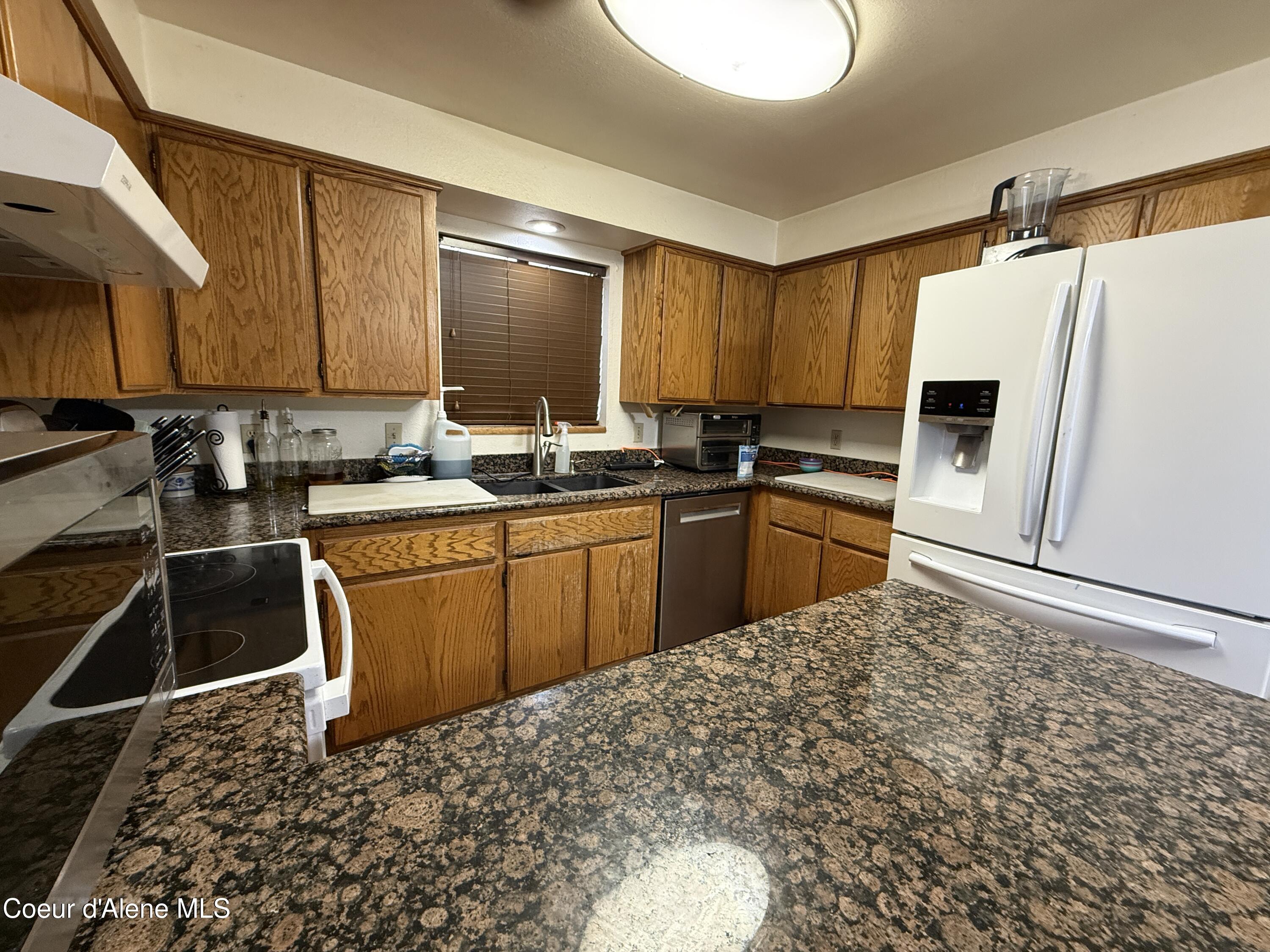 1635 East Tall Timber Loop Post Falls, ID 83854 - Photo 11 of 22 kitchen