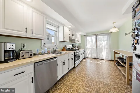 $299,900 | 605 Circle Terrace, Morton, PA 19070