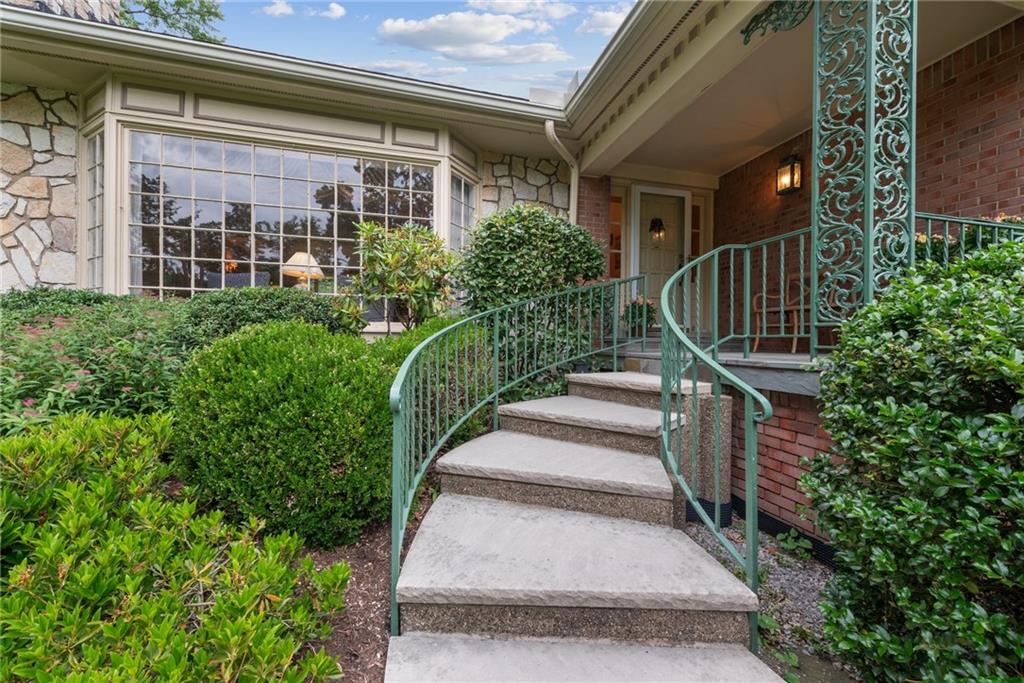 308 Rosslyn Road Carnegie, PA 15106 - Photo 2 of 44