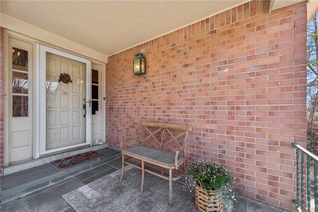 308 Rosslyn Road Carnegie, PA 15106 - Photo 3 of 44