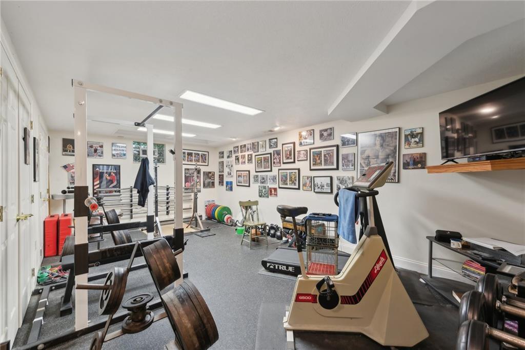 308 Rosslyn Road Carnegie, PA 15106 - Photo 35 of 44