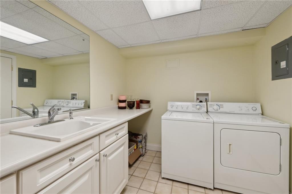 308 Rosslyn Road Carnegie, PA 15106 - Photo 37 of 44