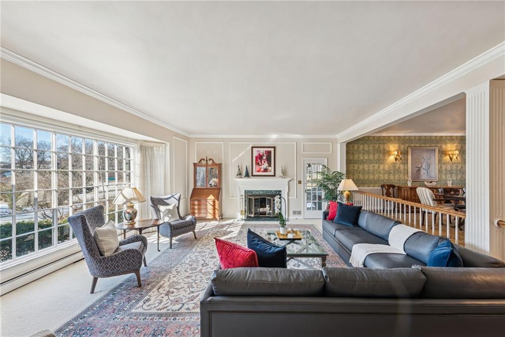 308 Rosslyn Road Carnegie, PA 15106 - Photo 4 of 44