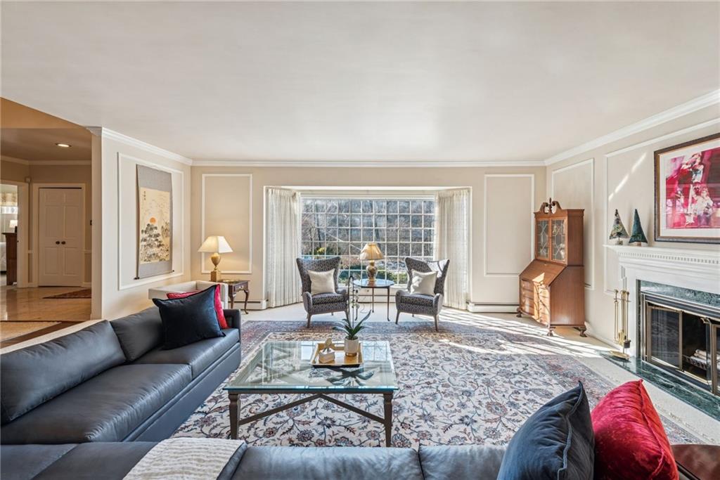 308 Rosslyn Road Carnegie, PA 15106 - Photo 5 of 44