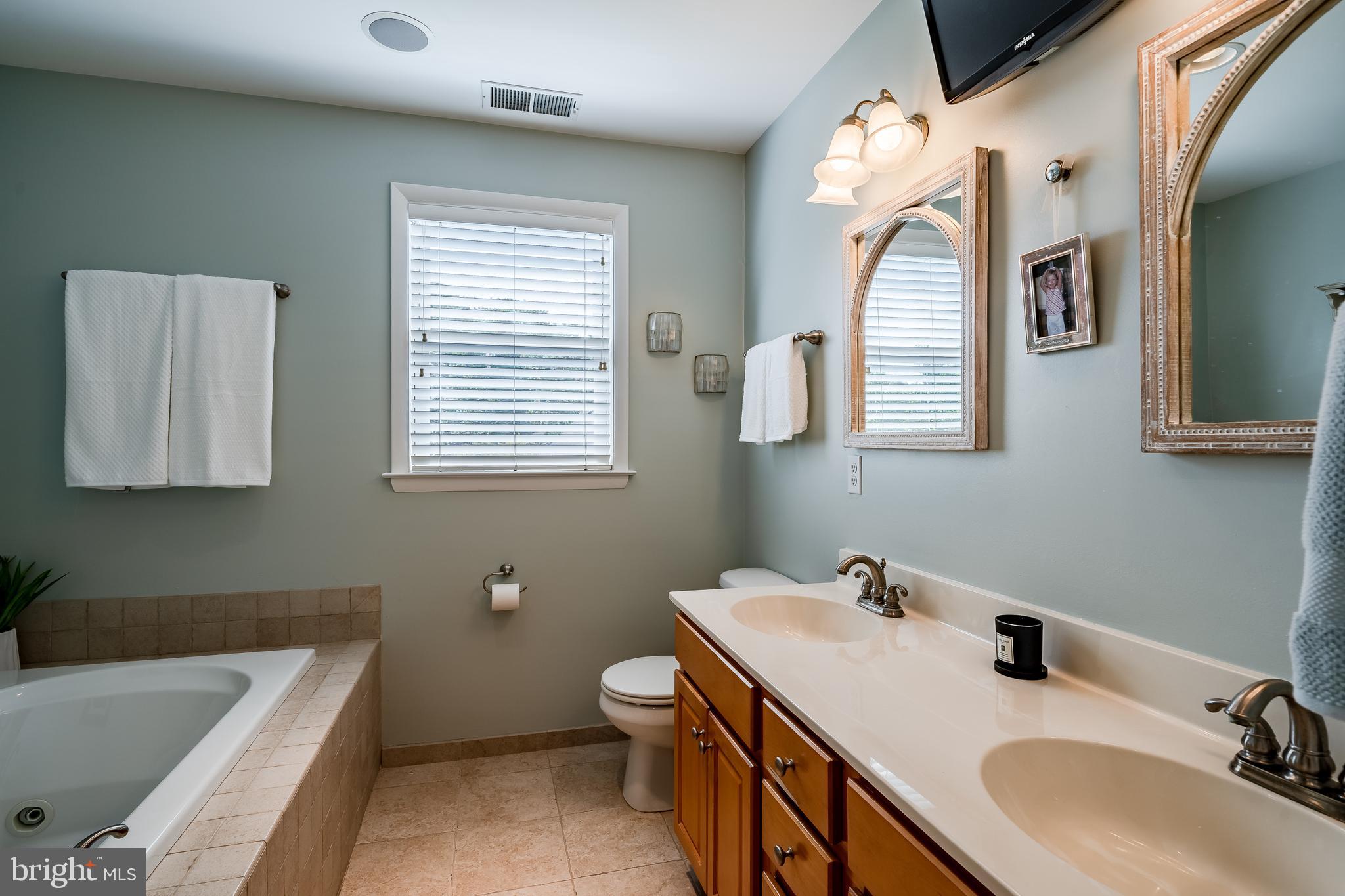 9 Pine Street Newtown Square, PA 19073 - Photo 31 of 54 Double vanity