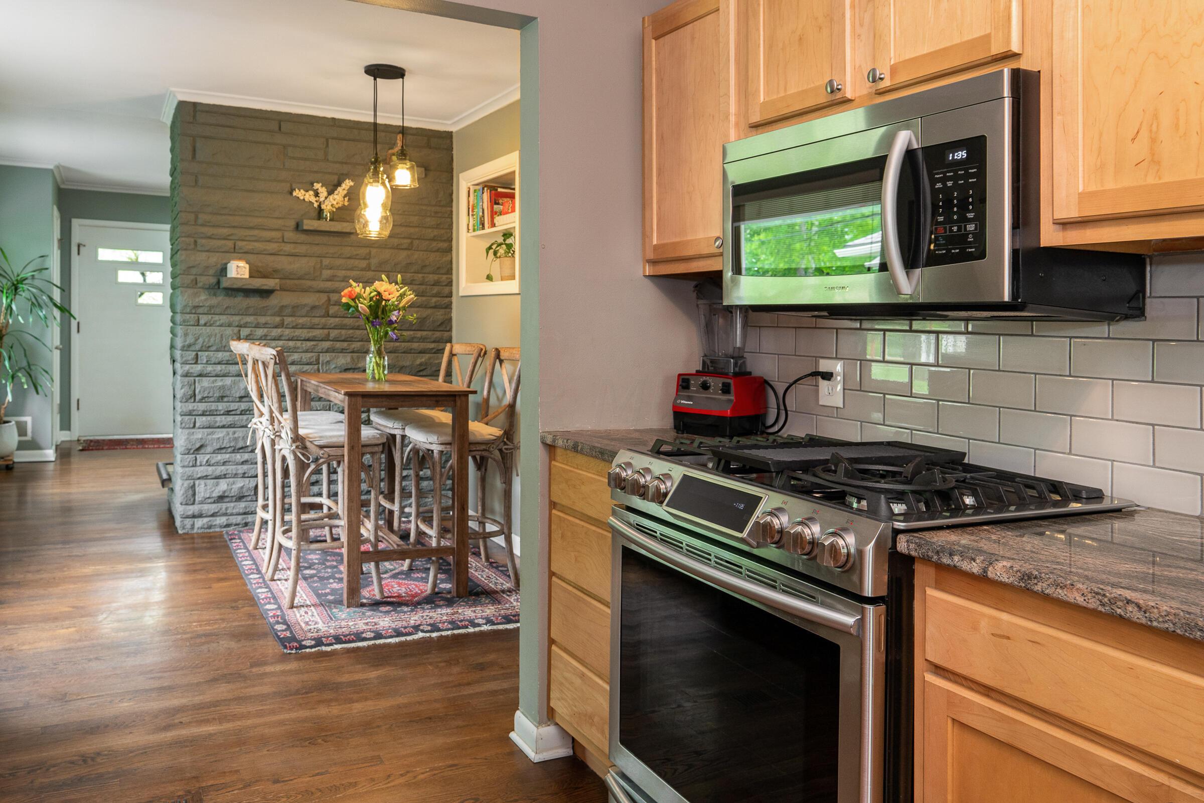 3087 Derby Road Columbus, OH 43221 - Photo 11 of 28 Updated kitchen