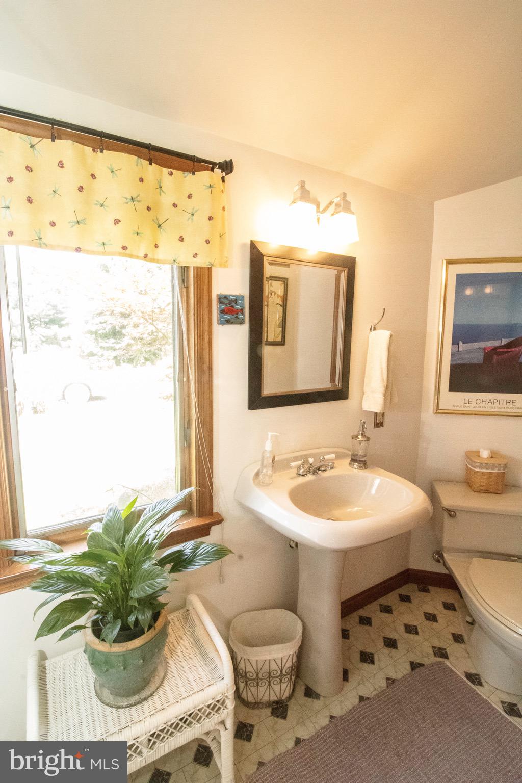 632 East Reeceville Road Coatesville, PA 19320 - Photo 9 of 18 Family Rm Full Bath