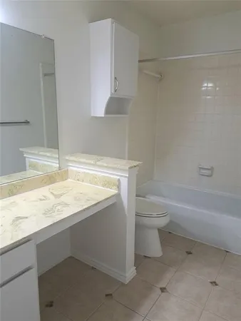 $1,750 | 955 Roaring Springs Road, Fort Worth, TX 76114