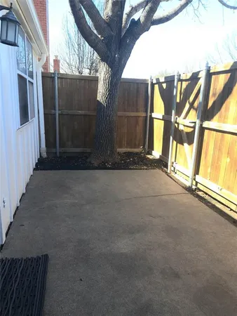 $1,695 | 955 Roaring Springs Road, Fort Worth, TX 76114