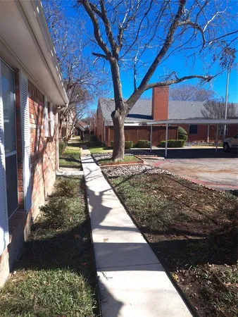 $1,750 | 955 Roaring Springs Road, Fort Worth, TX 76114