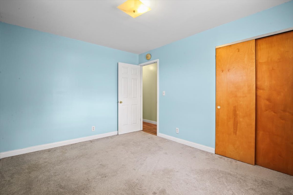 1513 Gates Drive Rantoul, IL 61866 - Photo 21 of 37 an empty room with a window