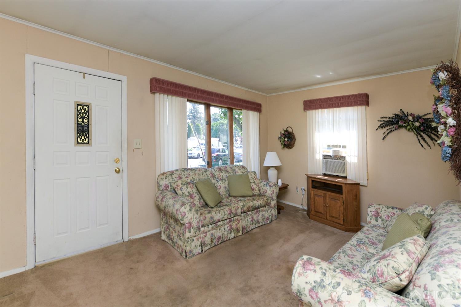 9 Burnham Road East Brunswick, NJ 08816 - Photo 2 of 19 Gallery Image 2