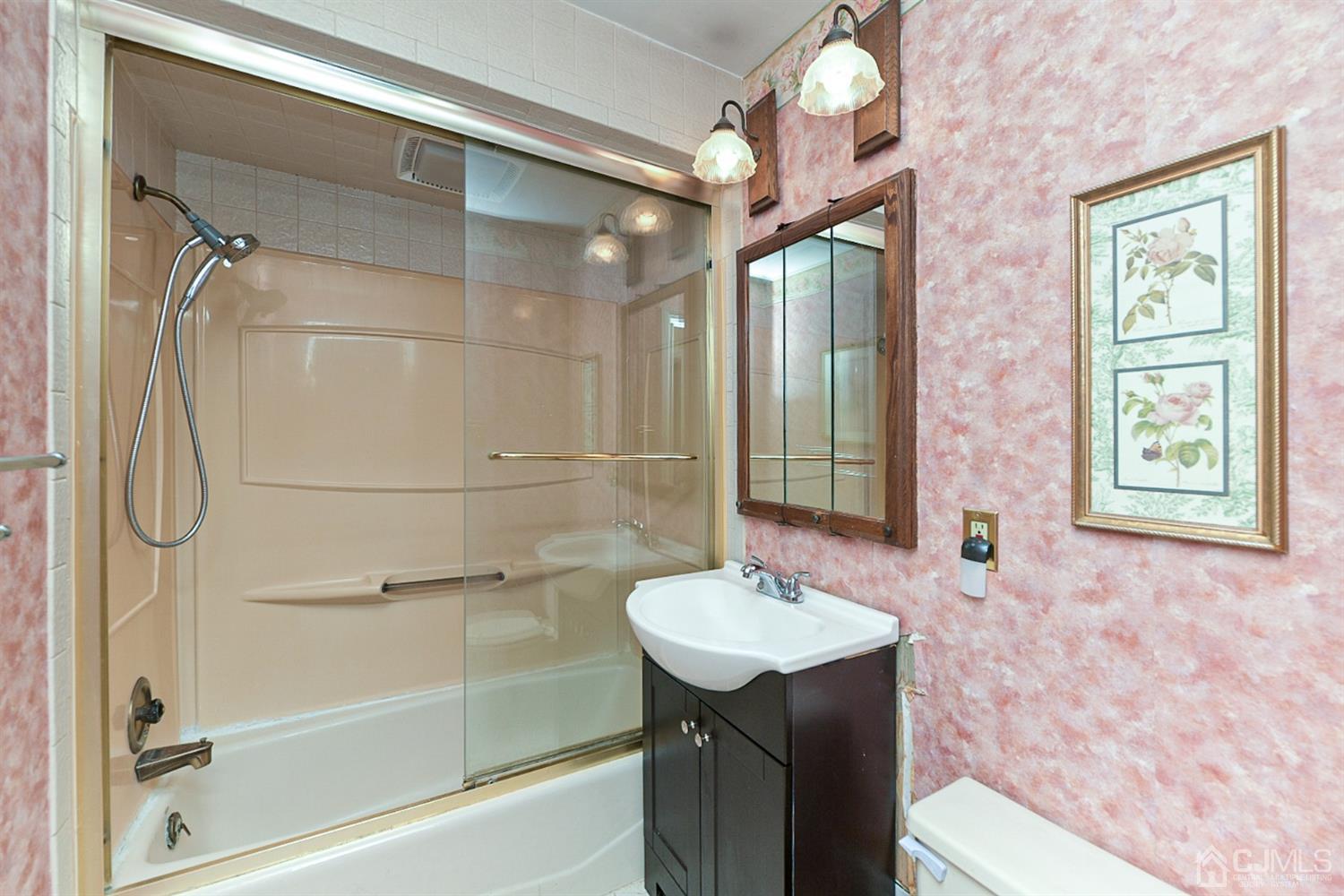 9 Burnham Road East Brunswick, NJ 08816 - Photo 11 of 19 Gallery Image 11