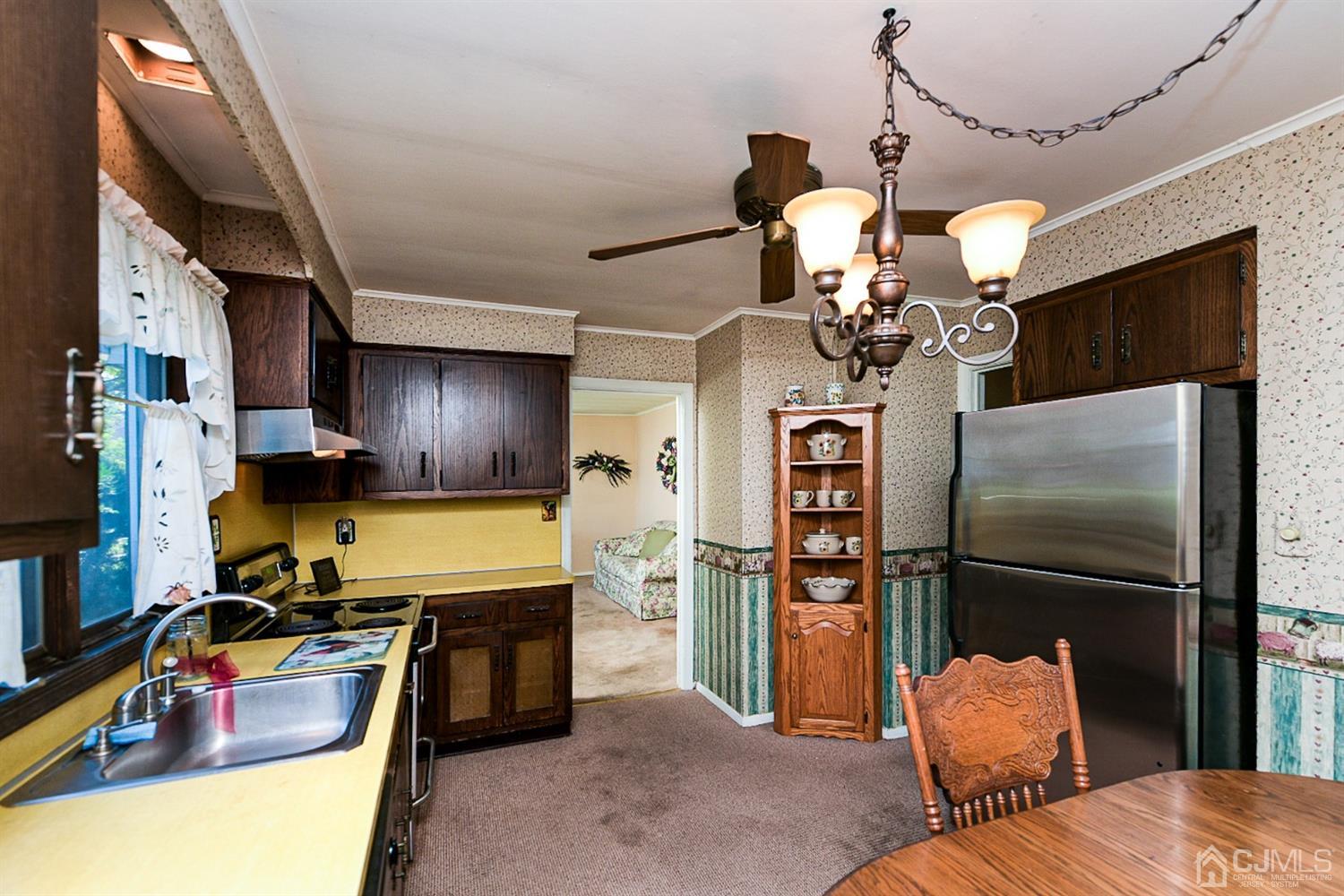 9 Burnham Road East Brunswick, NJ 08816 - Photo 10 of 19 Gallery Image 10