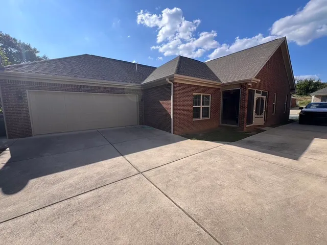 $349,900 | 116 Riley Circle, Fayetteville, TN 37334