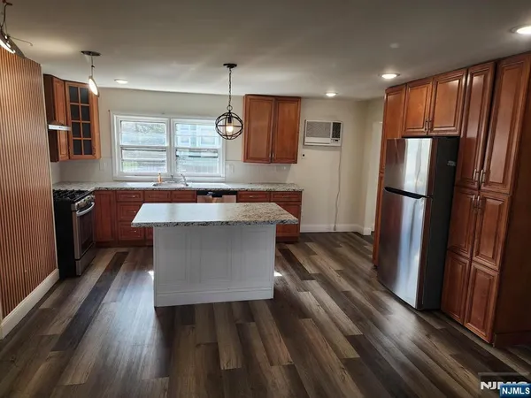 $3,600 | 7 Lindsley Road, Little Falls, NJ 07424