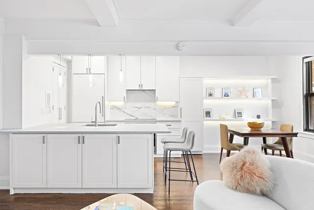 $875,000 | 260 West End Avenue, Unit 3C | Upper West Side