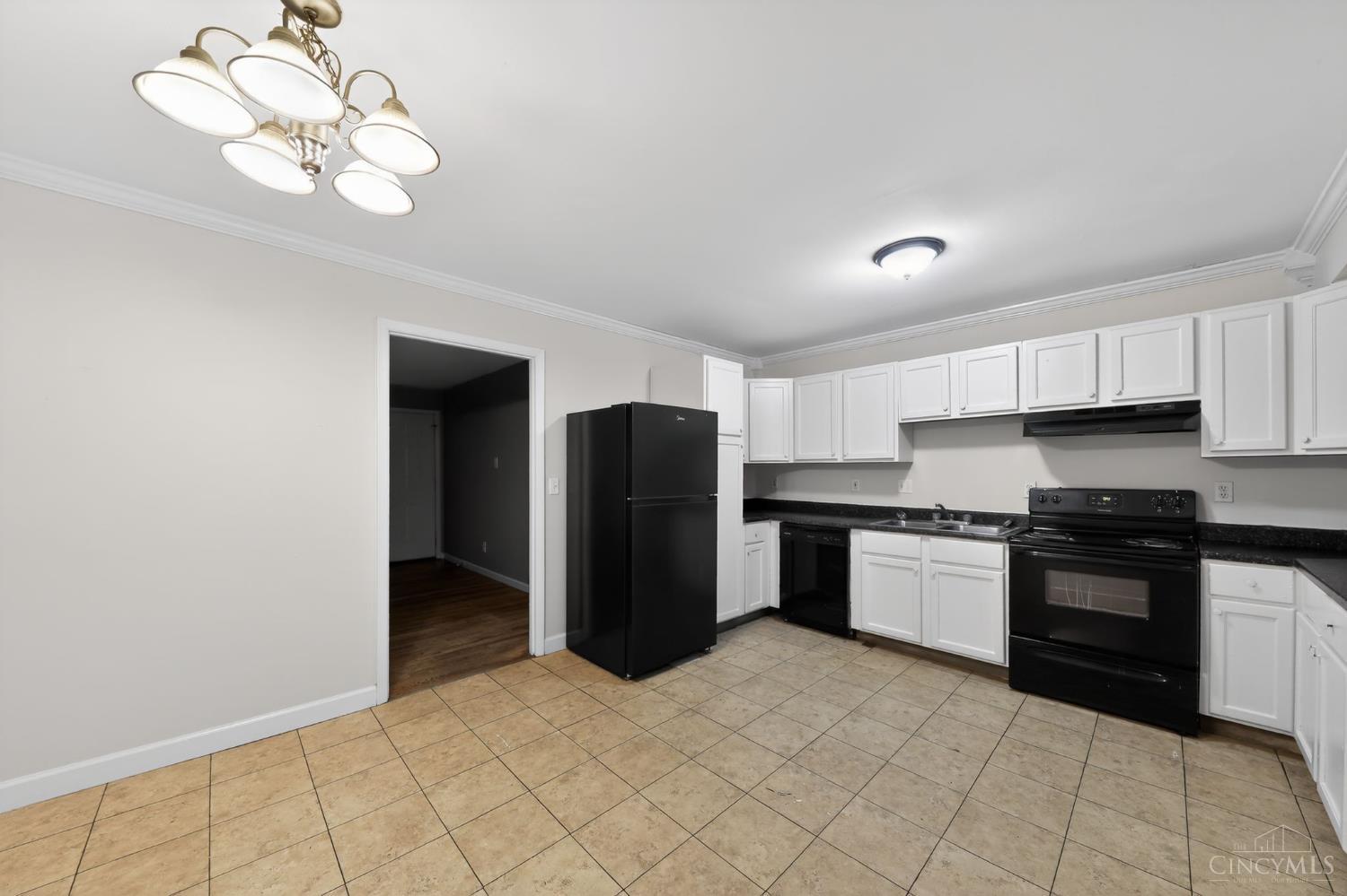 3250 Springdale Road Cincinnati, OH 45251 - Photo 12 of 30