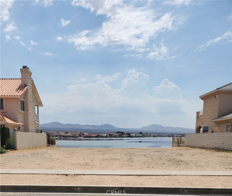 14553 Rivers Edge Road Helendale, CA 92342 - Photo 2 of 15 a view of a terrace