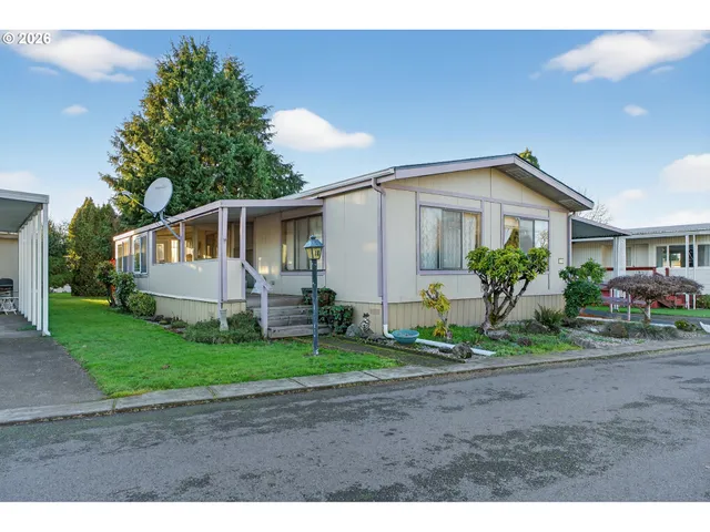 $60,000 | 1225 West 10th Avenue, Unit 18, Junction City, OR 97448