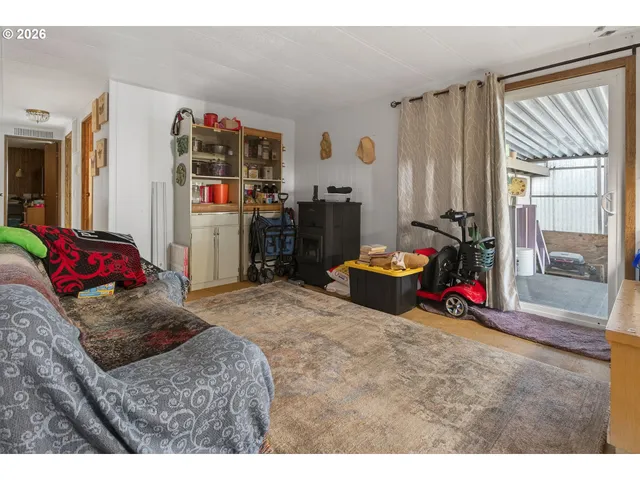 $60,000 | 1225 West 10th Avenue, Unit 18, Junction City, OR 97448