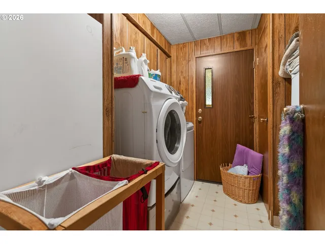 $60,000 | 1225 West 10th Avenue, Unit 18, Junction City, OR 97448