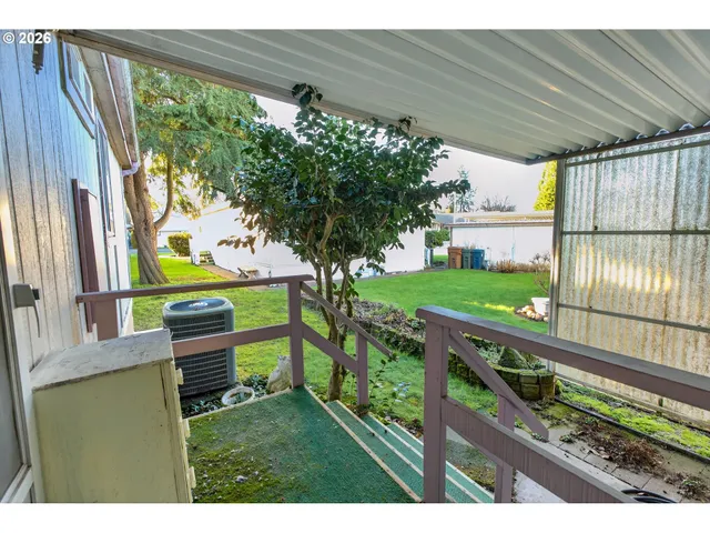 $60,000 | 1225 West 10th Avenue, Unit 18, Junction City, OR 97448