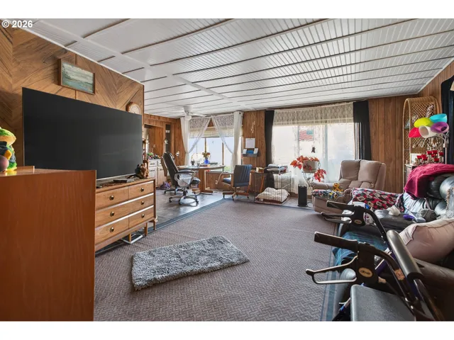 $60,000 | 1225 West 10th Avenue, Unit 18, Junction City, OR 97448