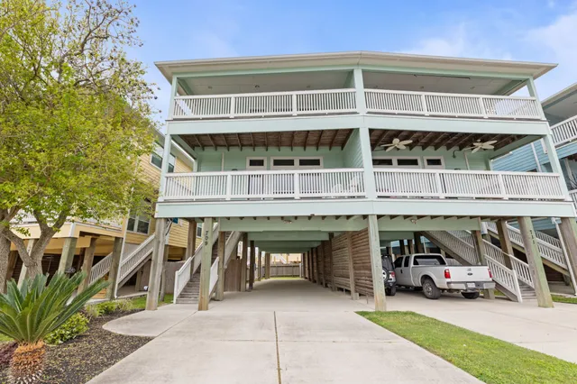 $375,000 | 709 North Bayshore Drive, La Porte, TX 77571