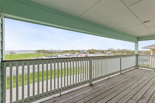 $375,000 | 709 North Bayshore Drive, La Porte, TX 77571