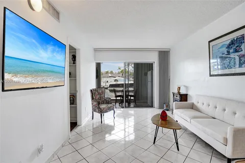 $229,900 | 455 Paradise Isle Boulevard, Unit 104, Hallandale Beach, FL 33009