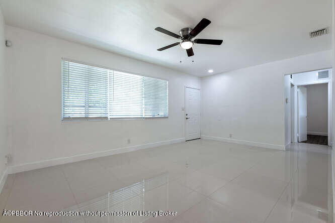 358 Putnam Ranch Road West Palm Beach, FL 33405 - Photo 7 of 13 348 Putnam Ranch Rd West Palm-small-003-