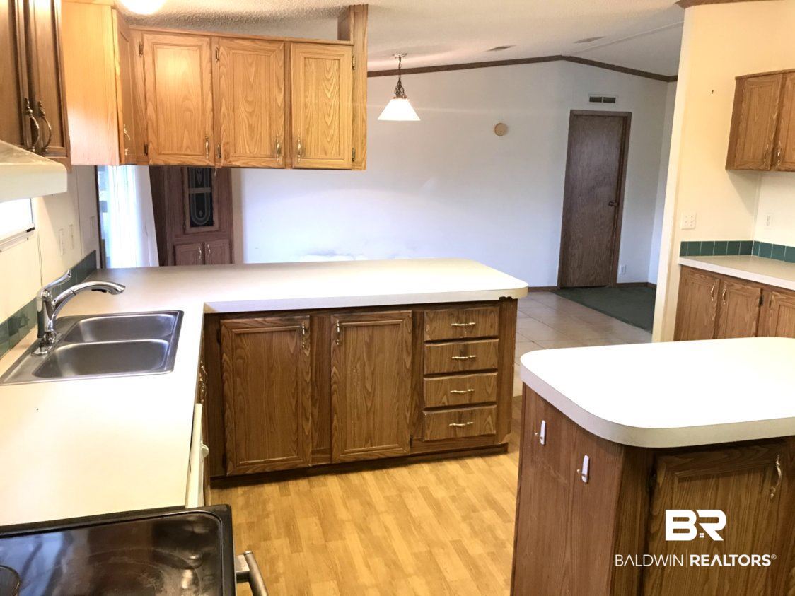 33088 Gilley Road Lillian, AL 36549 - Photo 5 of 11 Kitchen Dining