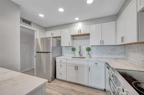 $385,000 | 400 64th Avenue, Unit 907 St, Pete Beach, FL 33706
