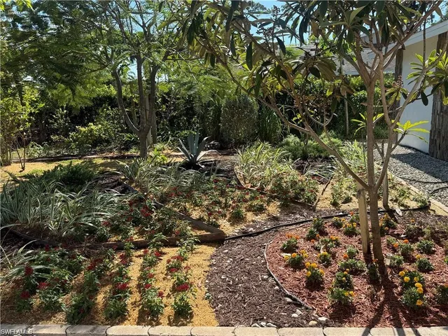 $675,000 | 119 Flame Vine Drive, Naples, FL 34110