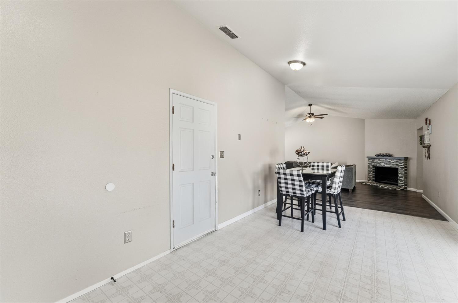 2037 Zeeland Court Modesto, CA 95356 - Photo 15 of 32